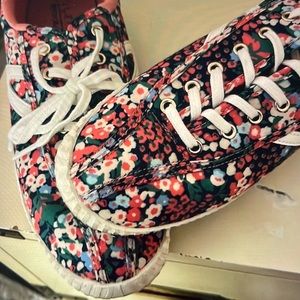 EUC TRETORN sneakers